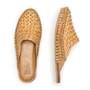 Mohinders Woven Slides size 8, Handmade, Leather. Beautiful craftsmanship. NWB.